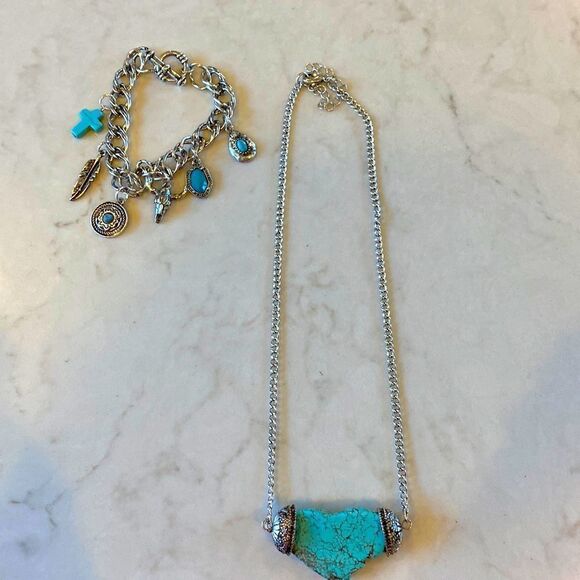 Boot barn brand faux turquoise stone silver color chain with bracelet brand new - Picture 1 of 3